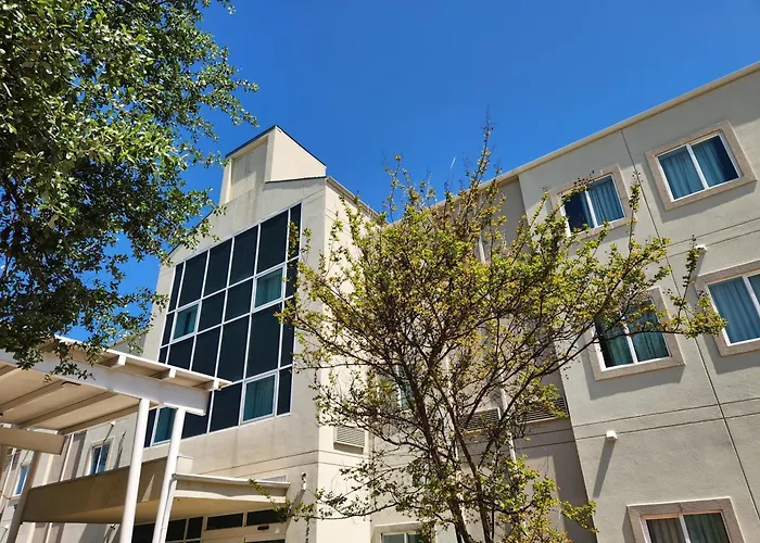 Baymont By Wyndham San Antonio Airport Hotel